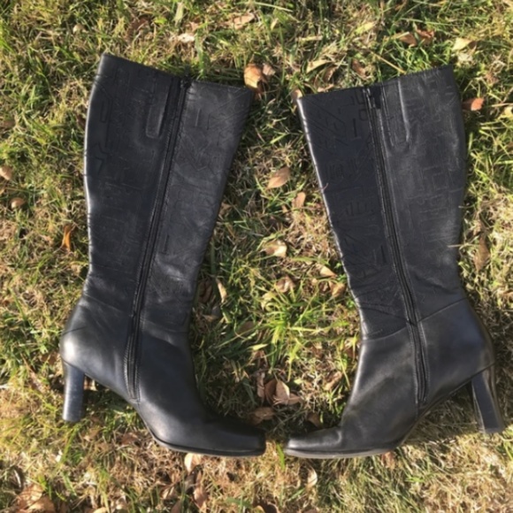 CHICO'S Black leather boots - Picture 5 of 6